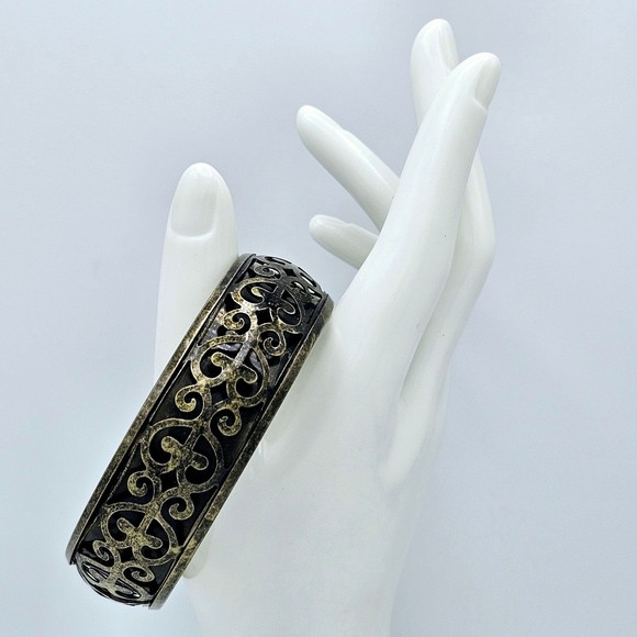 Filigree Boho Bracelet Bangle Brass Tone Hearts Scroll Fashion Plunder (?) 9" - Picture 3 of 7